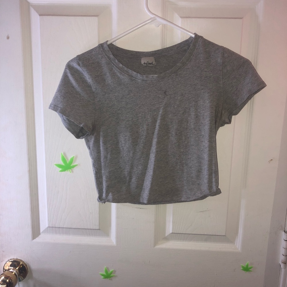 gray crop top